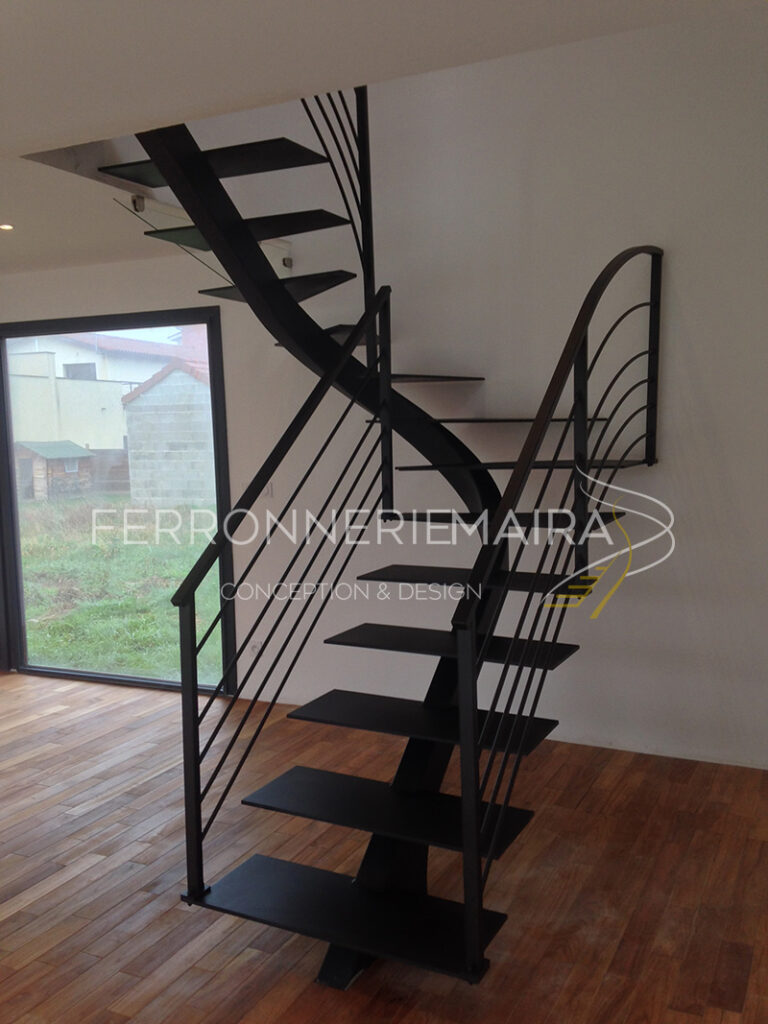 Escalier sur mesure en acier haut de gamme – Ferronnerie Maira