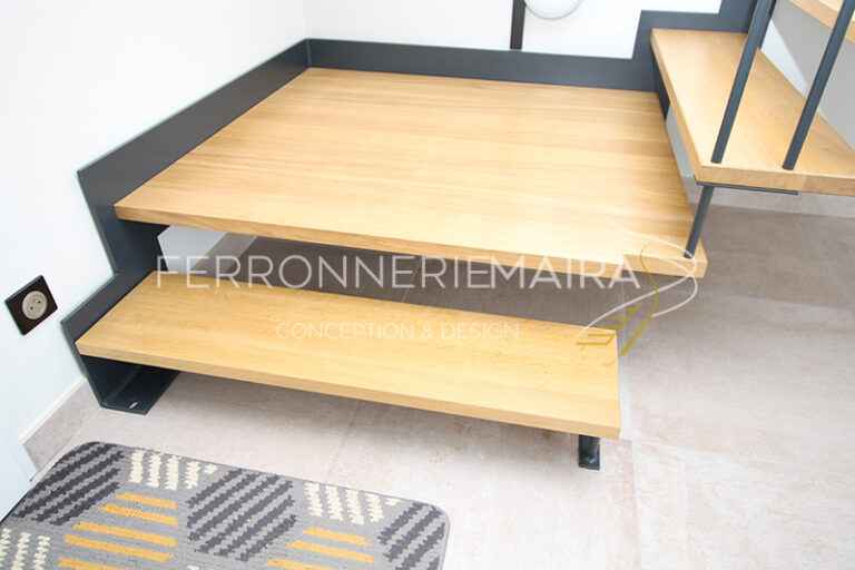 Escalier suspendu sur mesure – Ferronnerie Maira